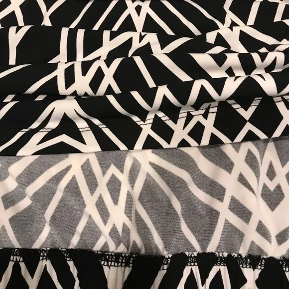 Women’s Cute Tank Top With Built In Bra - Picture 4 of 9